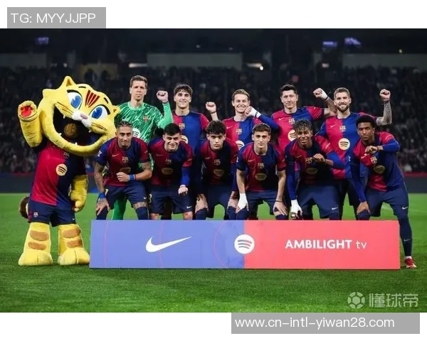 每体:佩德里、莱万等人在休息日自动前往练习基地保持状况 每体:佩德里、莱万等人在休息日自动前往练习基地保持状况